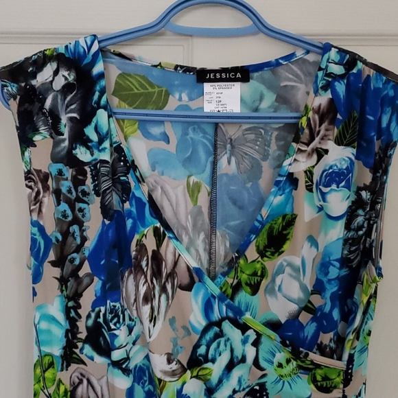 Dress - Picture 2 of 2